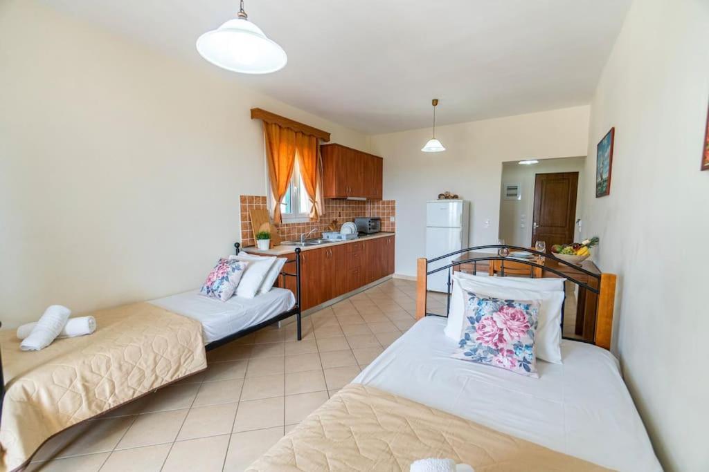 Sunny Aprt At Klelia Apartment